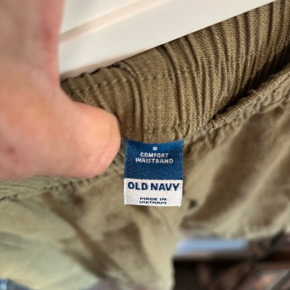 Old Navy Women's Olive Linen Blend High Waist Shorts - Picture 5 of 6